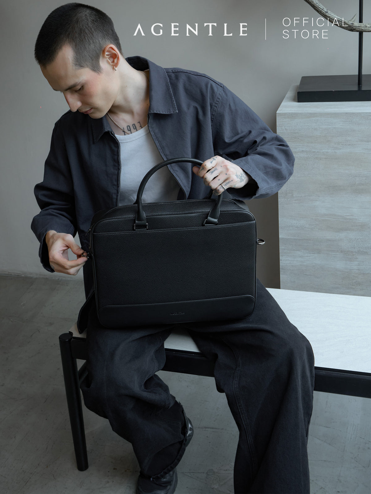 AGENTLE • A BRIEFCASE – กระเป๋าเอกสารผู้ชาย ทรงมีโครงสร้าง ใส่โน้ตบุ๊ก 16 นิ้ว