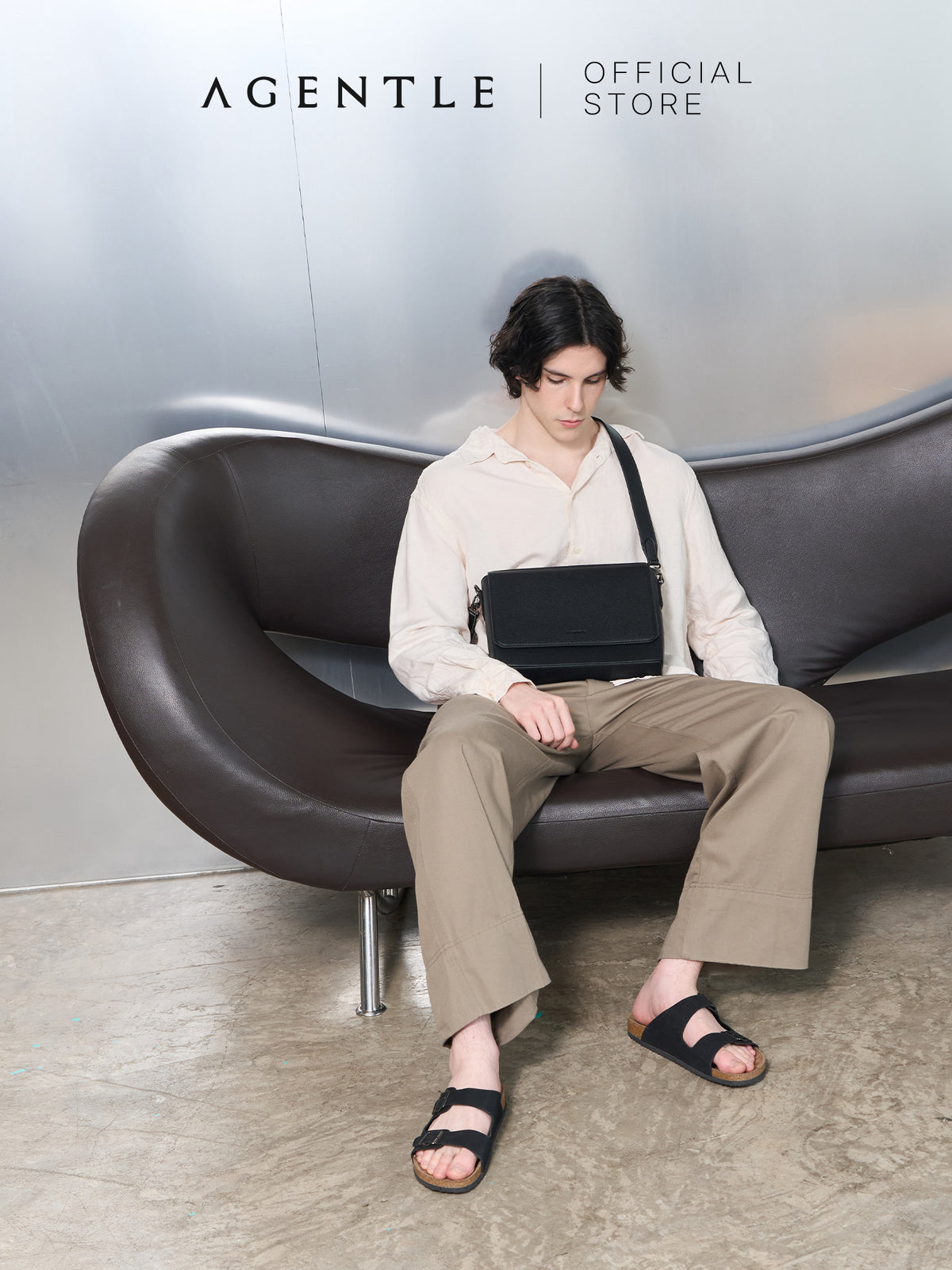 AGENTLE • BOXCASE CITY – กระเป๋าสะพายข้างผู้ชาย ทรงกล่องมีโครงสร้าง ใส่ iPad 11 นิ้ว
