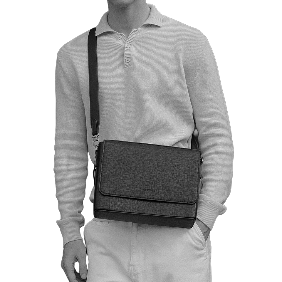 AGENTLE • BOXCASE CITY – กระเป๋าสะพายข้างผู้ชาย ทรงกล่องมีโครงสร้าง ใส่ iPad 11 นิ้ว